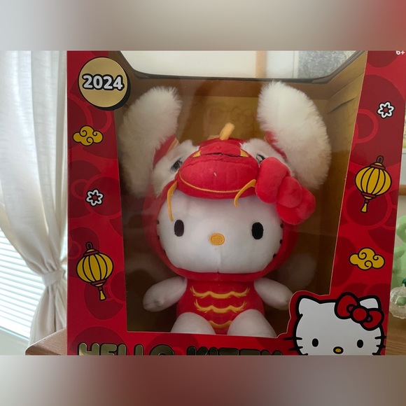 Hello Kitty 8" Year of the Dragon 2024 Boxed Plush (Limited Edition) - Picture 2 of 15